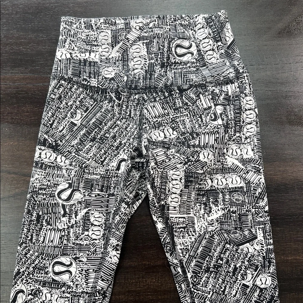 lululemon Monochrome Pattern Leggings - Picture 1 of 4